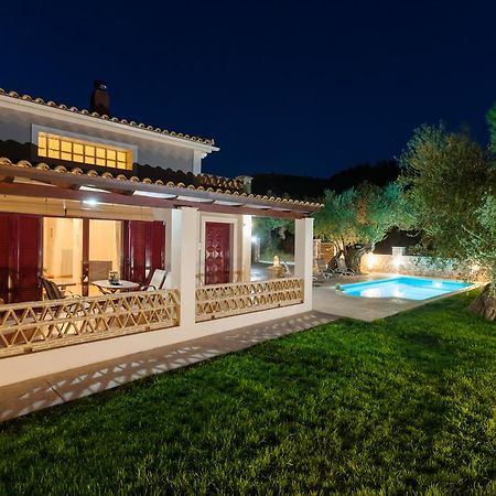 Evalexia Villa - Luxury Villa With Private Pool Near Laganas Perfect For Groups By Villa Mana Gers Kalamákion エクステリア 写真