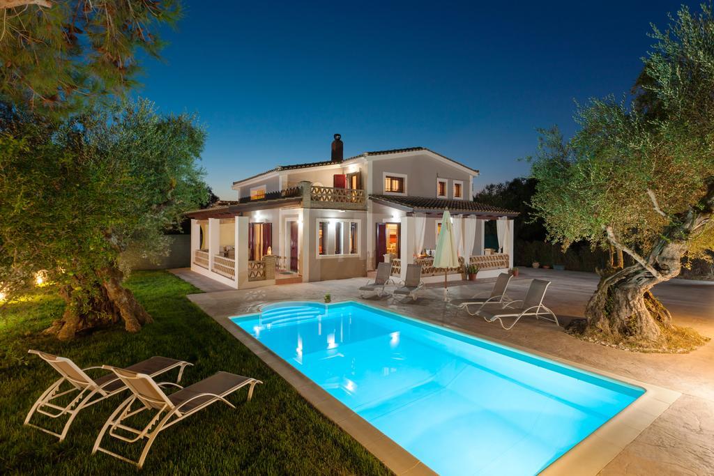 Evalexia Villa - Luxury Villa With Private Pool Near Laganas Perfect For Groups By Villa Mana Gers Kalamákion エクステリア 写真