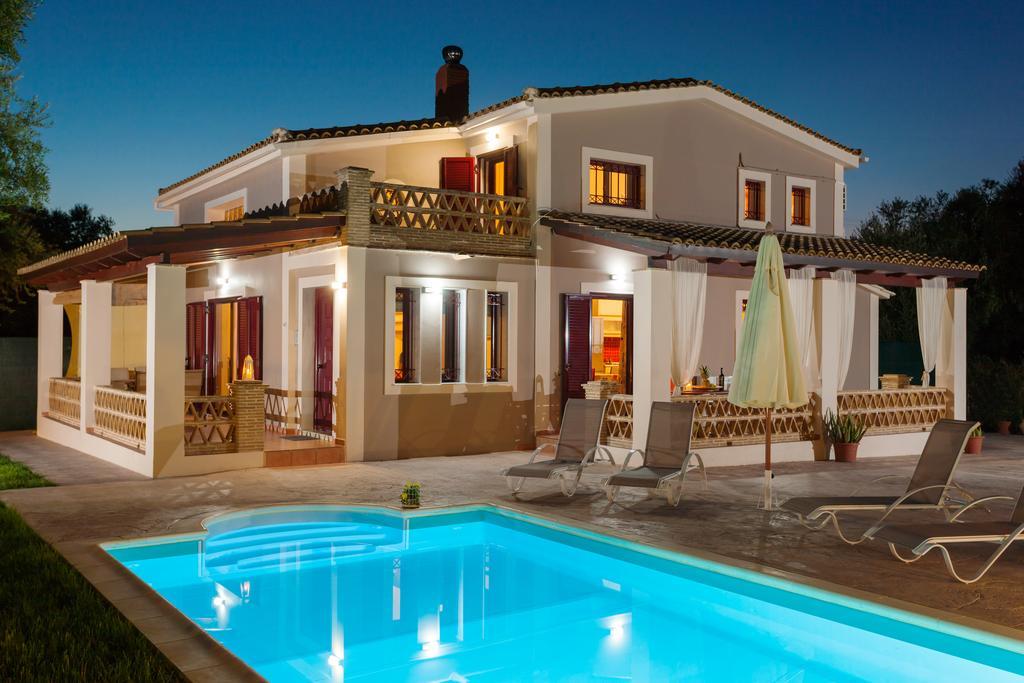 Evalexia Villa - Luxury Villa With Private Pool Near Laganas Perfect For Groups By Villa Mana Gers Kalamákion エクステリア 写真