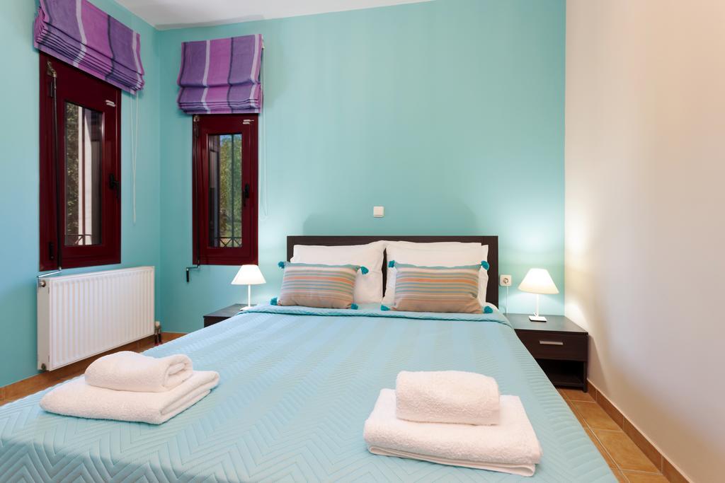 Evalexia Villa - Luxury Villa With Private Pool Near Laganas Perfect For Groups By Villa Mana Gers Kalamákion エクステリア 写真