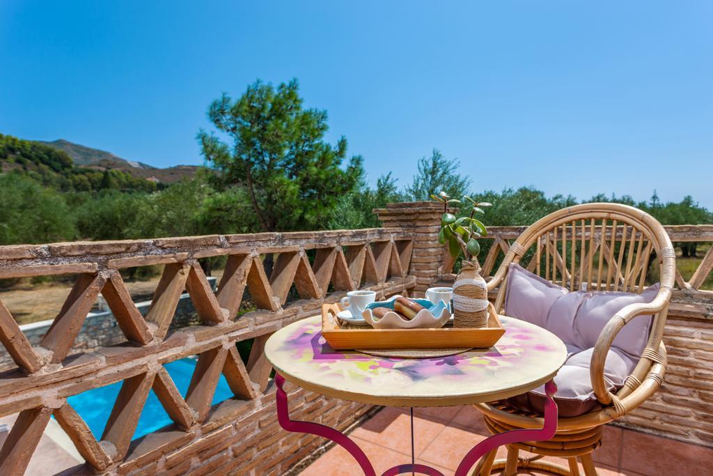 Evalexia Villa - Luxury Villa With Private Pool Near Laganas Perfect For Groups By Villa Mana Gers Kalamákion エクステリア 写真