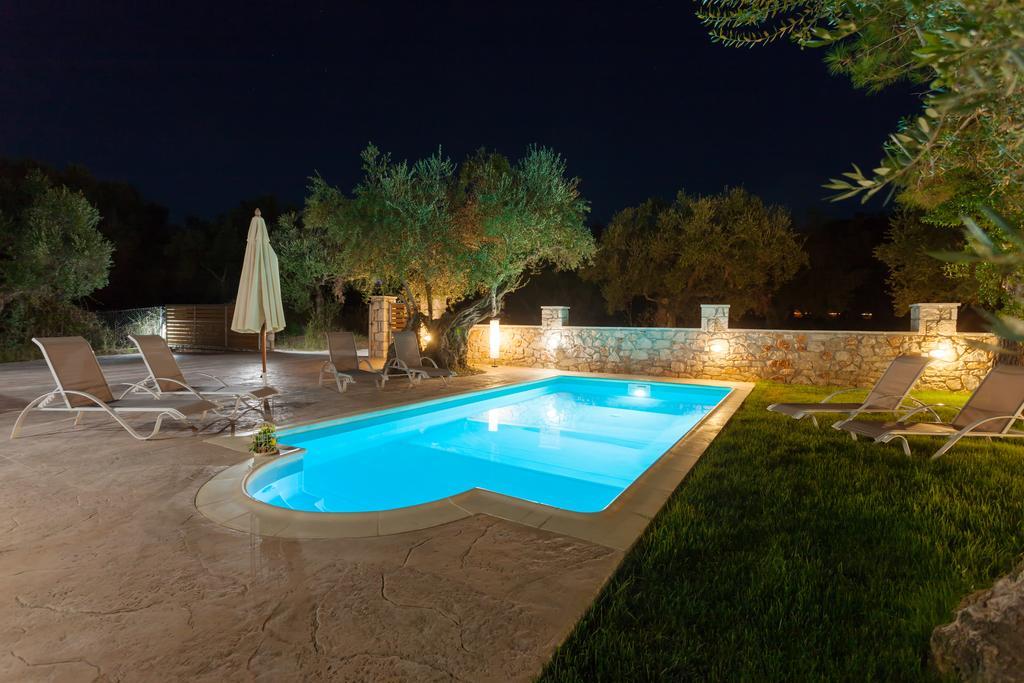 Evalexia Villa - Luxury Villa With Private Pool Near Laganas Perfect For Groups By Villa Mana Gers Kalamákion エクステリア 写真