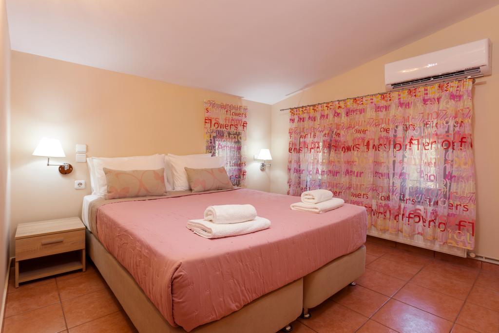 Evalexia Villa - Luxury Villa With Private Pool Near Laganas Perfect For Groups By Villa Mana Gers Kalamákion エクステリア 写真